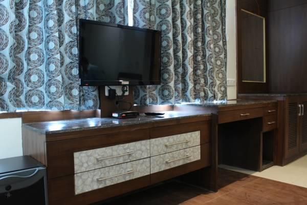 Hotel Opulence Pathānkot エクステリア 写真